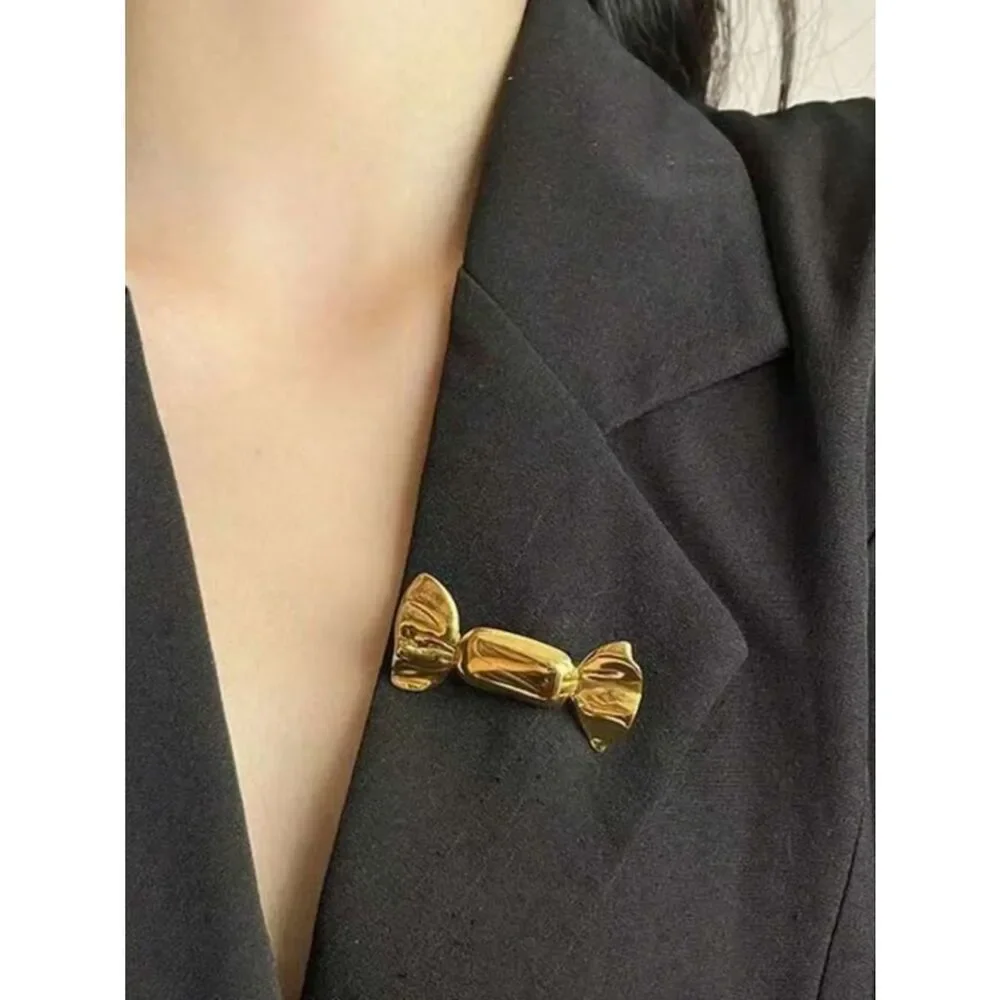 Gold Candy-Shaped Brooch Pin - Elegant Womens Jewelry R 538